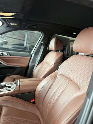 BMW X7 40d 2025 image 8