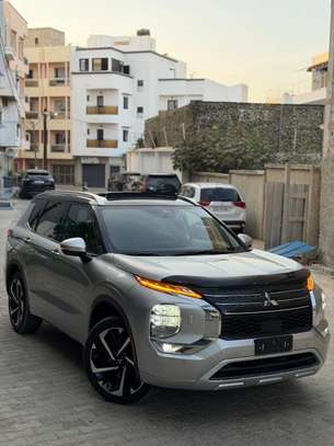 MITSUBISHI  OUTLANDER Année 2024 image 4