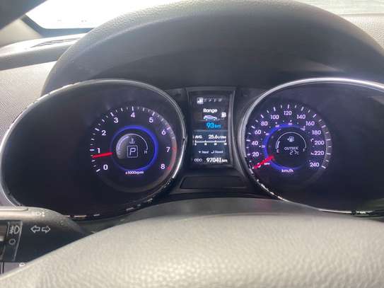 Hyundai Santafé image 2
