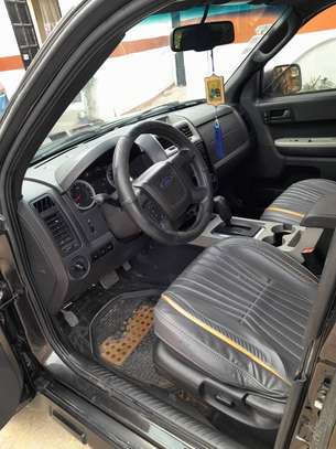 Ford Escape image 5