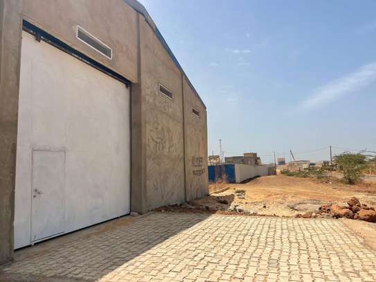 3 Hangars a Ndayane image 3