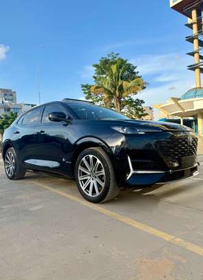 Changan UNI-K SUV électrique 2022 noir élégant image 3
