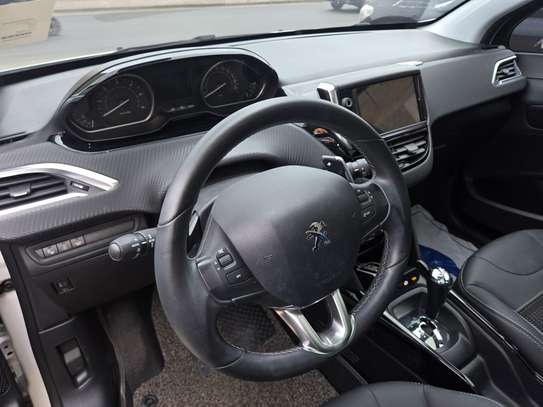 2017 Peugeot 2008 Modèle feline 1.6 e-HDi image 12