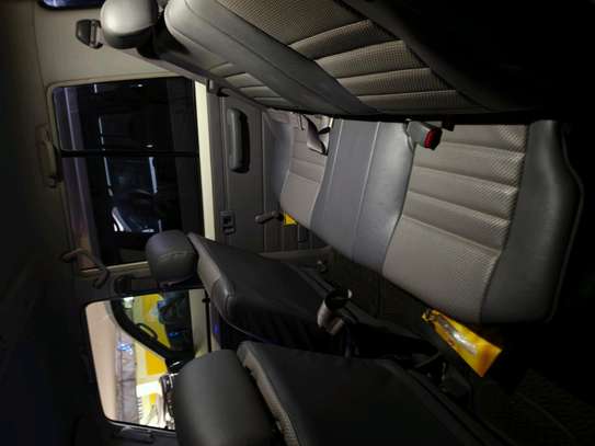 Land cruiser 76 image 4