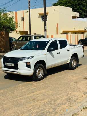 Mitsubishi L200 pick-up double cabine blanc image 3