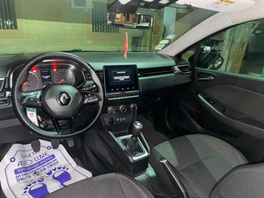 RENAULT CLIO 5 2020 image 4