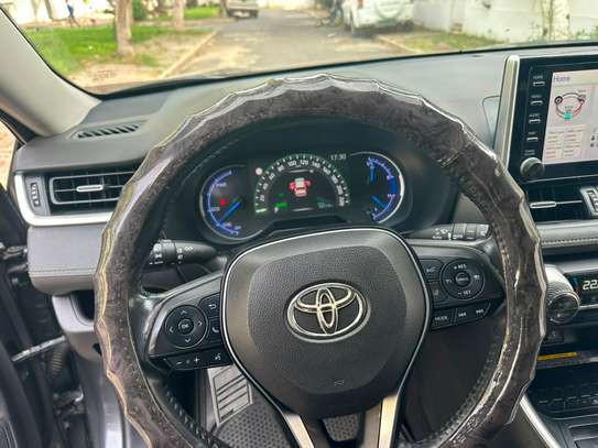 Toyota RAV4 2020 SUV image 14