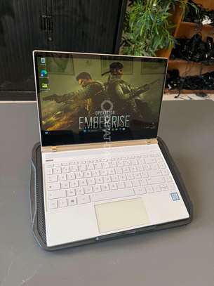 HP spectre i5 8th gen SSD nvme 512gb image 3