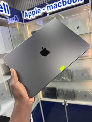MacBook Pro M5 14 pouces Ram 16Go SSD 512Go image 2