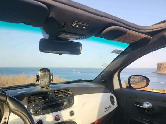 Fiat 500 citadine blanche jantes noires compacte image 3