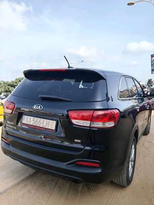 Kia Sorento 4x4 image 8