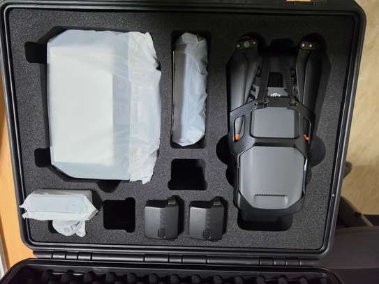 DJI Mavic 3 Pro Cinéma Premium image 9