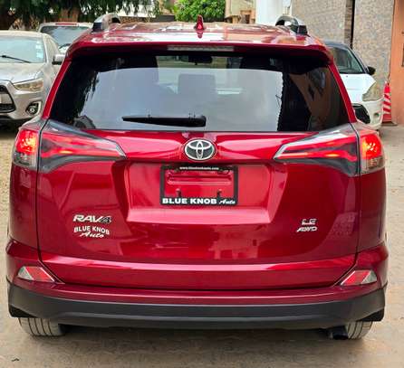 Toyota RAV4 2018 image 12