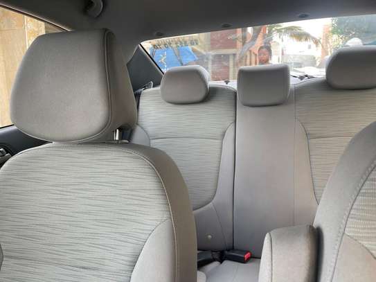 Hyundai Accent Se image 7