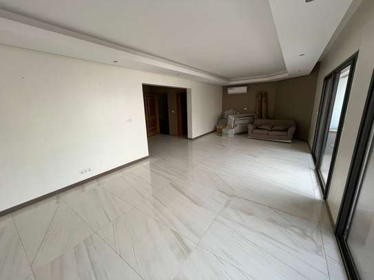 SUPERBE F4 À LOUER –CORNICHE MERMOZ image 6