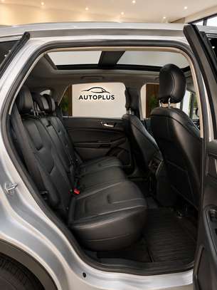 Ford Edge Titanium 2018 image 9