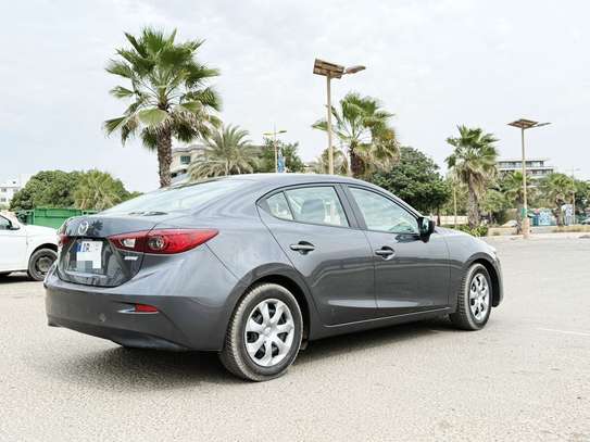 Location Mazda 3 2018 image 5