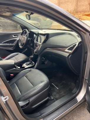 Je vend ma Hyundai santafe 2017 automatic essence image 10