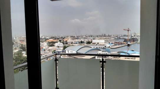 Appartement a louer en ville ( Av Djily Mbaye) vue sur mer image 6