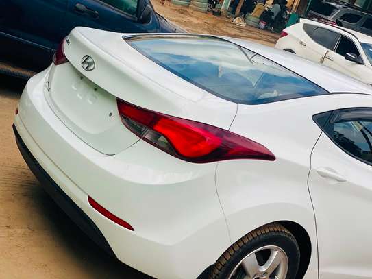 Hyundai Elantra image 12