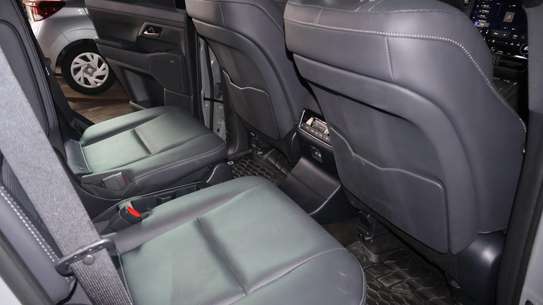 Toyota Lexus GX 550 image 7