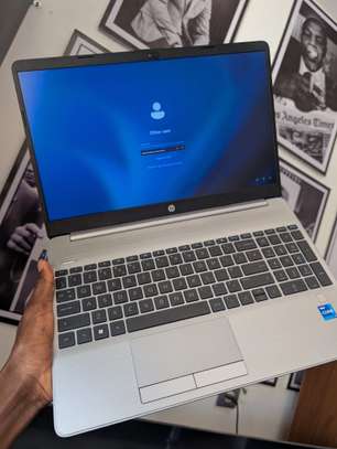 HP g9 / i7 12th gen / 512gb / 16gb ram ordinateur image 10