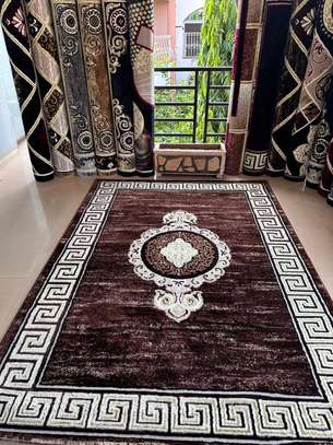Tapis moderne deux dimensions disponibles image 2