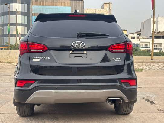 Hyundai Santafé venant 2018 full options 2.0L image 5