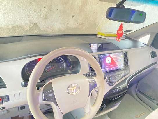 TOYOTA SIENNE 2013 image 4
