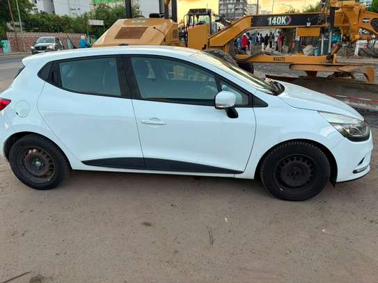 Renault Clio année 2017 manuel diesel ⛽️ image 8