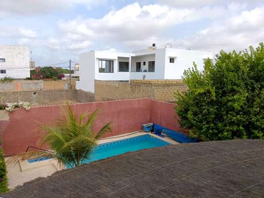 A vendre villa R+1 avec Piscine à Saly image 2
