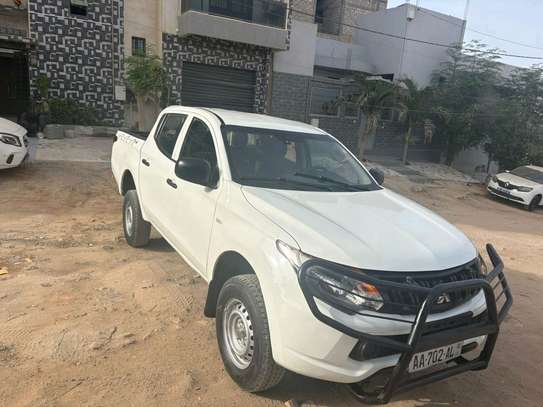 Mitsubishi l200 202 image 3