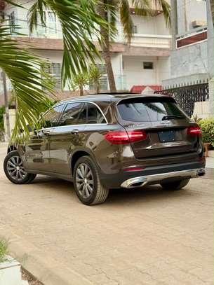 Mercedes GlC 300 image 8