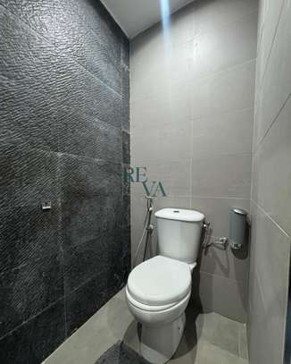 Appartement F4 de 197 m² à vendre au Point E image 10