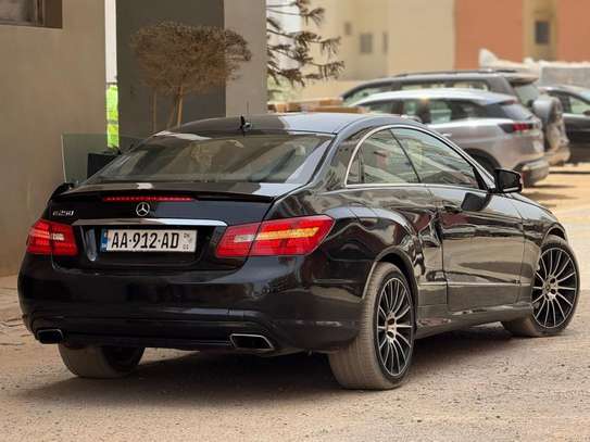 Mercedes E250 image 5