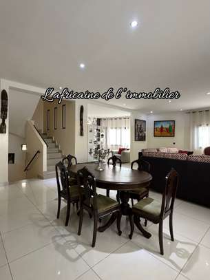 F4 Duplex à louer – Résidence Toucan, Almadies image 2