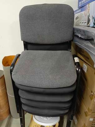 Chaise bureau similicuir noire ergonomique durable image 2