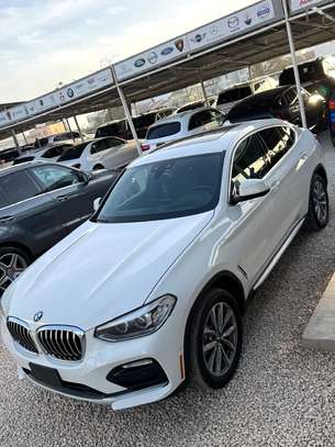 BMW X4 XLINE image 3