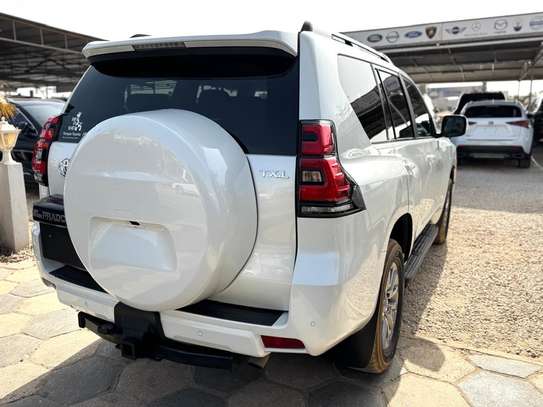Toyota land cruiser TXL image 3