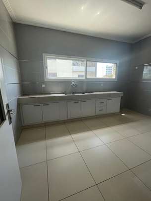 Appartement F4 à louer au Point E image 9