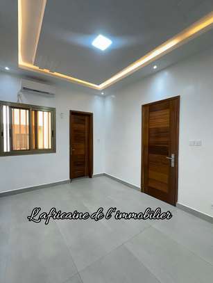 À louer –  appartement F4 au sur la corniche des Mamelles image 12