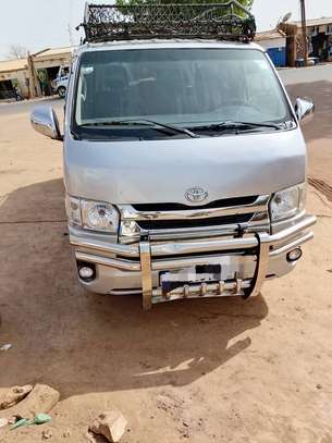 Toyota Hiace 12 places Argent avec galerie toit image 3