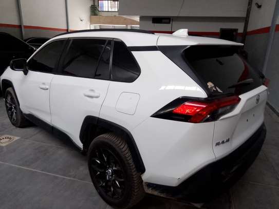 Toyota rav 4 2019 image 4