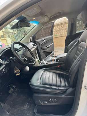 Location de voiture ford edge image 9