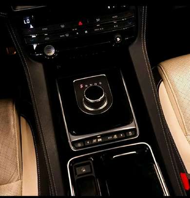 Jaguar F Pace 2019 image 6