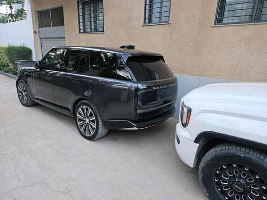 Location range rover 2024 image 2