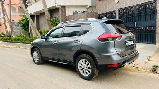 2018 Nissan Rogue SV image 7