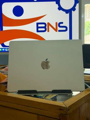 MacBook Air 13" (M3, 8 Go, 512 Go SSD) + Sac Offert image 5