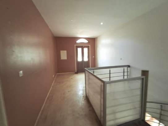 Villa a Loue  Ngor almadie R+1 image 10