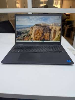 Dell Latitude 3520 ) 15pouces ) i5 ) 11e ) 16g de ram ) 256 image 2
